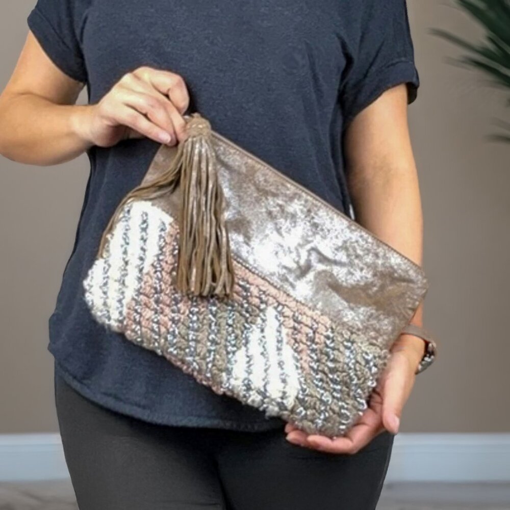 Anthropologie Jasper & Jeera Purse Metallic Suede Cotton Blend Large Tassel - Picture 3 of 3